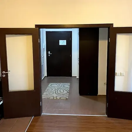 Royal Towers Large Apartman